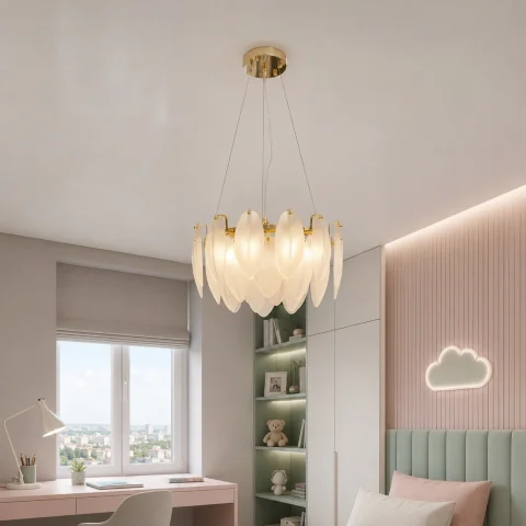 Компактна підвісна люстра Artlight 21824-400GD золота кругла на 5 ламп E14 з матовим скляним пір'ям