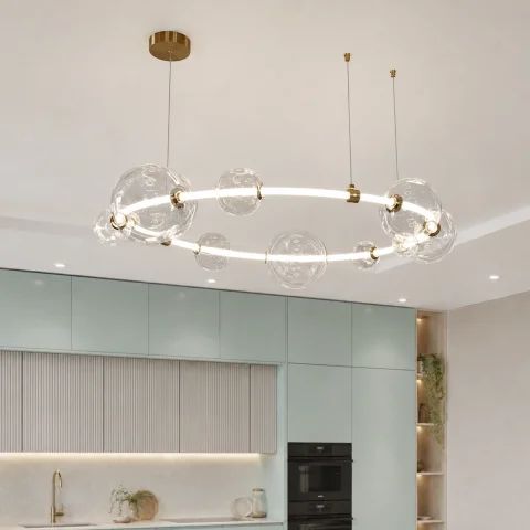 Велика підвісна світлодіодна люстра Artlight 81991/D940 біла з латунню та скляними плафонами 50W Велика підвісна світлодіодна люстра Artlight 81991/D940 біла з латунню та скляними плафонами 50W