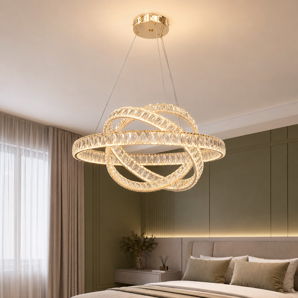 Підвісна світлодіодна люстра-сфера Artlight 569/600GD золота з кришталевими кільцями, що перетинаються, пультом і диммером Підвісна світлодіодна люстра-сфера Artlight 569/600GD золота з кришталевими кільцями, що перетинаються, пультом і диммером